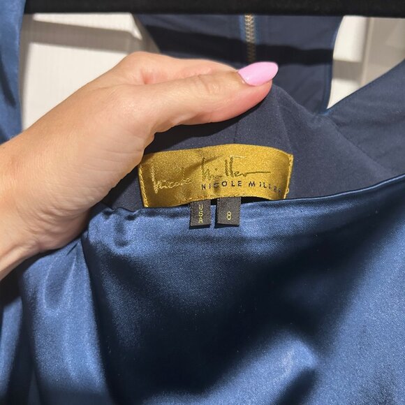 Nicole Miller navy cocktail dress with ruching effect. Zip back. Fully lined Sz8 - Picture 5 of 6
